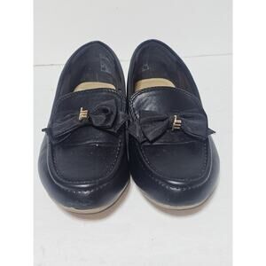 Women’s London Fog Loafers. EUC. Size 6.5 Standard Bow